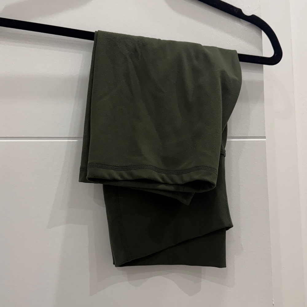 Ingrid and Isabel maternity bike shorts - Picture 2 of 3